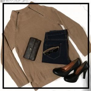 Banana Republic sweater in a size Medium